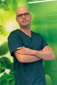 Dr. Bálint Trimmel – Kieferchirurg und Implantologe in Budapest